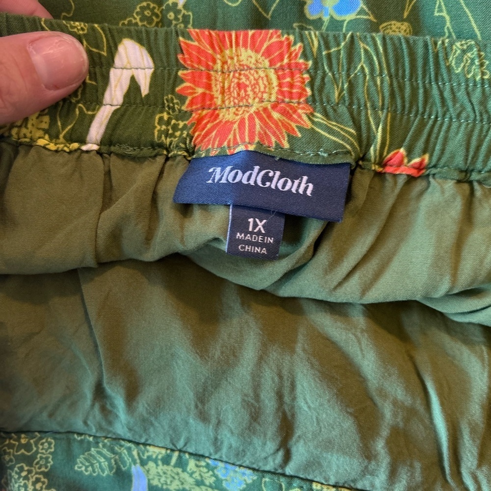 ModCloth Floral Green Skirt Elastic Stretch Waist 1X - Picture 12 of 12